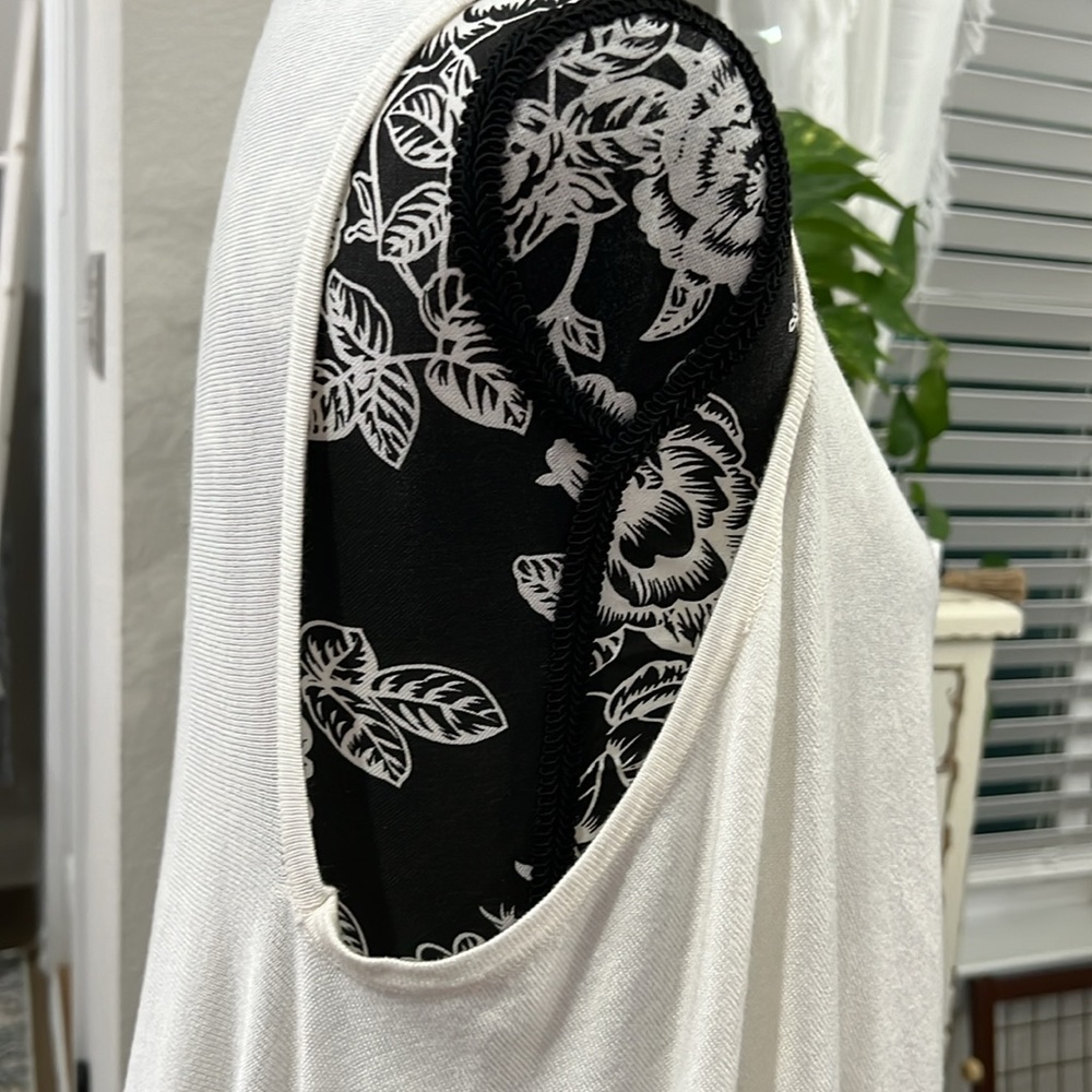 The Limited Ivory Sleeveless Ruffle Duster Cardigan Lightweight Open Front M - Picture 5 of 9